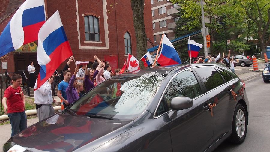 В Монреале, Оттаве и Торонто День Победы отметили автопробегом и маршем “Бессмертного полка”